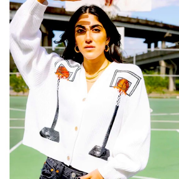 QUEEN OF SPARKLES White Cardigan with Basketball Hoop Design - Picture 6 of 6